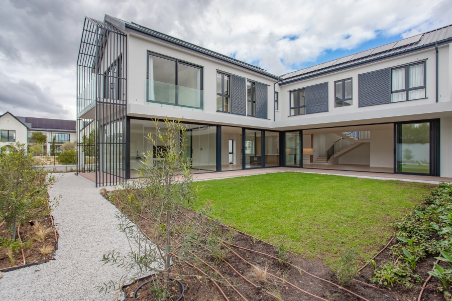 To Let 4 Bedroom Property for Rent in Val De Vie Estate Western Cape